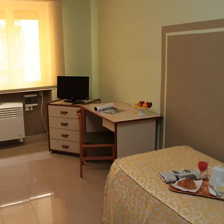 Plaza Hotel 3*