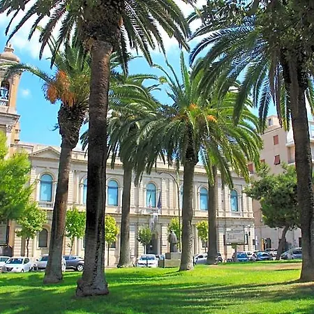 Plaza فندق 3*